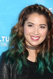 Nichole Bloom - "Unreal vs Superstore", Vulture Festival in LA 11/18/2017