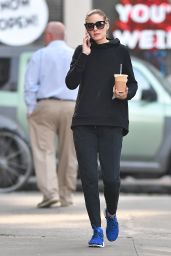 Olivia Palermo in NIKE Workout Gear - Brooklyn, NY 11/03/2017