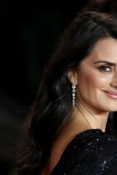 Penelope Cruz – “Murder on the Orient Express” Red Carpet in London