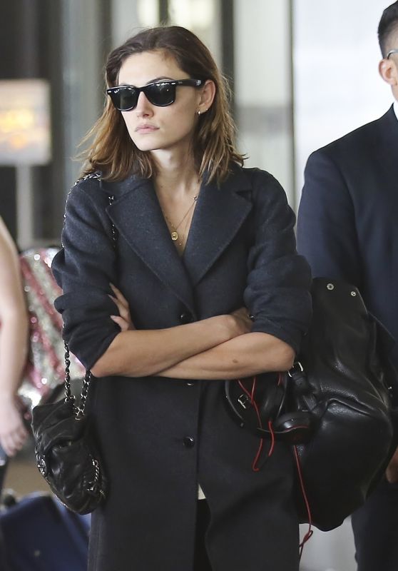 Phoebe Tonkin in Travel Outfit - LAX Airport in LA 11/18/2017