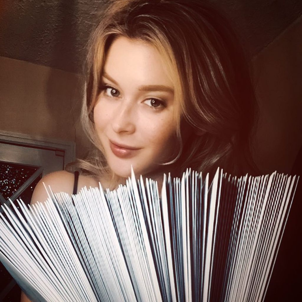 Renee Olstead – Social Media 11/20/2017 • CelebMafia