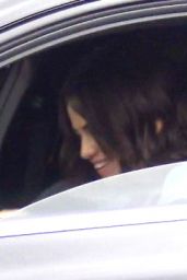 Selena Gomez - Leaving Cedars-Sinai Comprehensive Transplant Center in