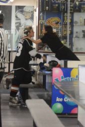Selena Gomez - Watch Justin Bieber Play Ice Hockey in LA 11/15/2017