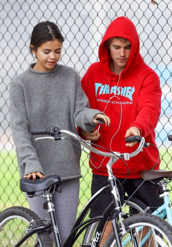 People : Selena Gomez et Justin Bieber de nouveau en couple!