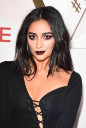 Shay Mitchell – #REVOLVEawards 2017 in Hollywood