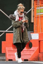 Sienna Miller Street Style - Out in NY 11/21/2017