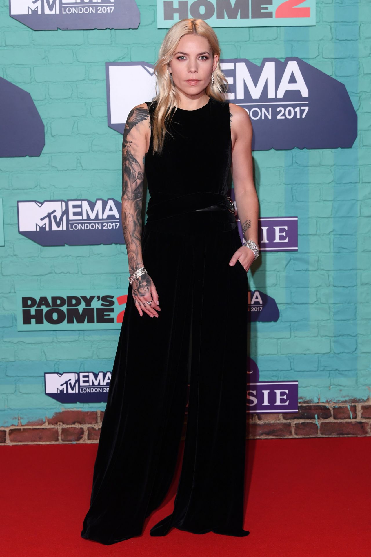 Skylar Grey – MTV Europe Music Awards 2017 in London • CelebMafia