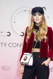 Stefanie Giesinger at Glow-The Beauty Convention in Berlin 11/05/2017