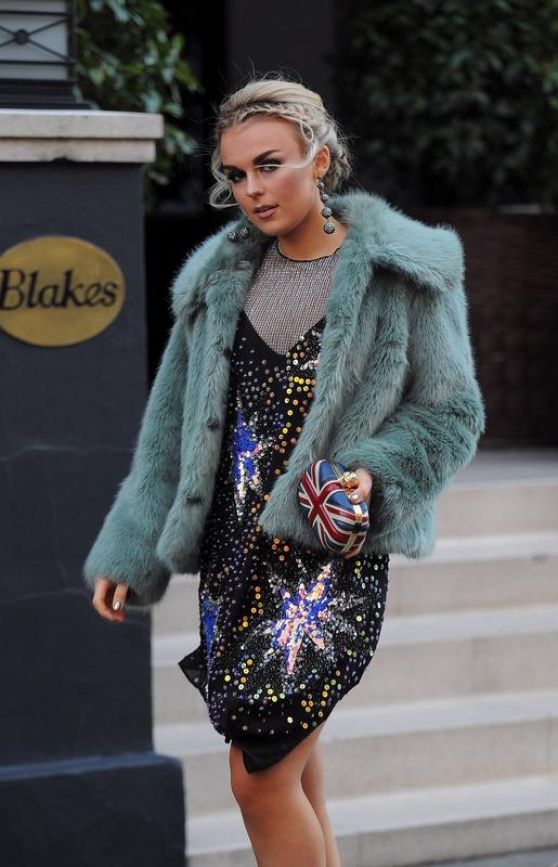 Tallia Storm - Leaving Her Hotel for the EMAs - London 11/12/2017