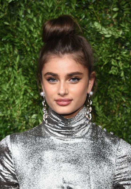 Taylor Hill – CFDAVogue Fashion Fund Awards 2017 in NYC