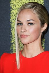 Alexis Knapp – “Pitch Perfect 3” Premiere in Los Angeles