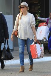 Amy Adams - Christmas Shopping at The Grove in Los Angeles
