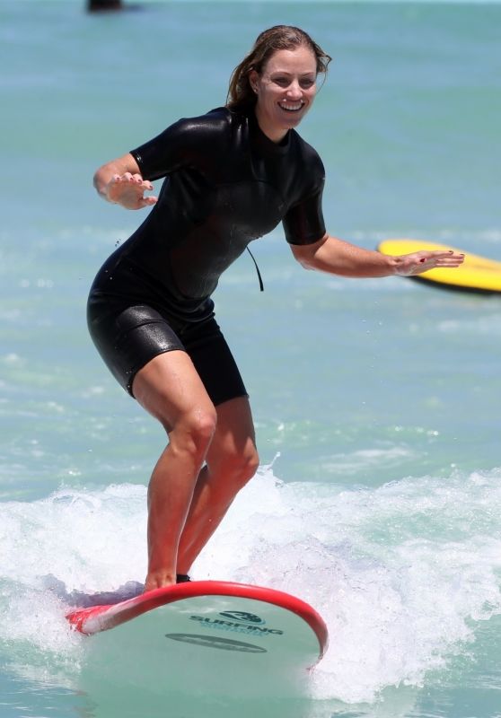 Angelique Kerber - Surfing at Trigg Beach in Perth • CelebMafia