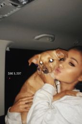 Ariana Grande - Social Media 12/29/2017