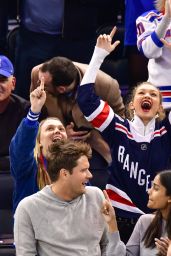 Bella Hadid and Gigi Hadid - Anaheim Ducks v New York Rangers in NYC 12/19/2017