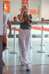 Candice Swanepoel Departing Fernando de Noronha in Brazil 12/20/2017