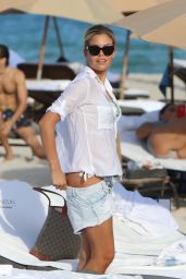 Constance Caracciolo in Bikini on Miami Beach 12/07/2017