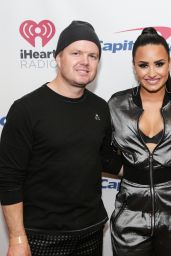Demi Lovato – Jingle Ball 2017 Meet & Greet in San Jose