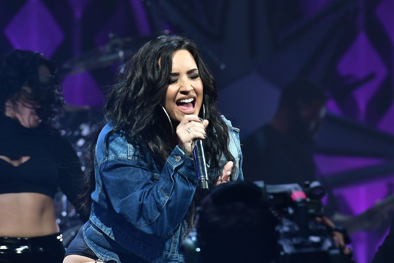 Demi Lovato Performs live at Y100 Jingle Ball in Sunrise • CelebMafia