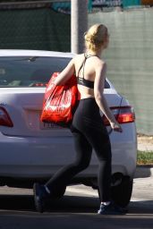 Elle Fanning Gym Ready Style - Beverly Hills 12/02/2017