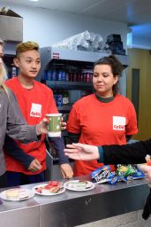 Ellie Goulding Volunteers at a Crisis at Christmas Centre in London