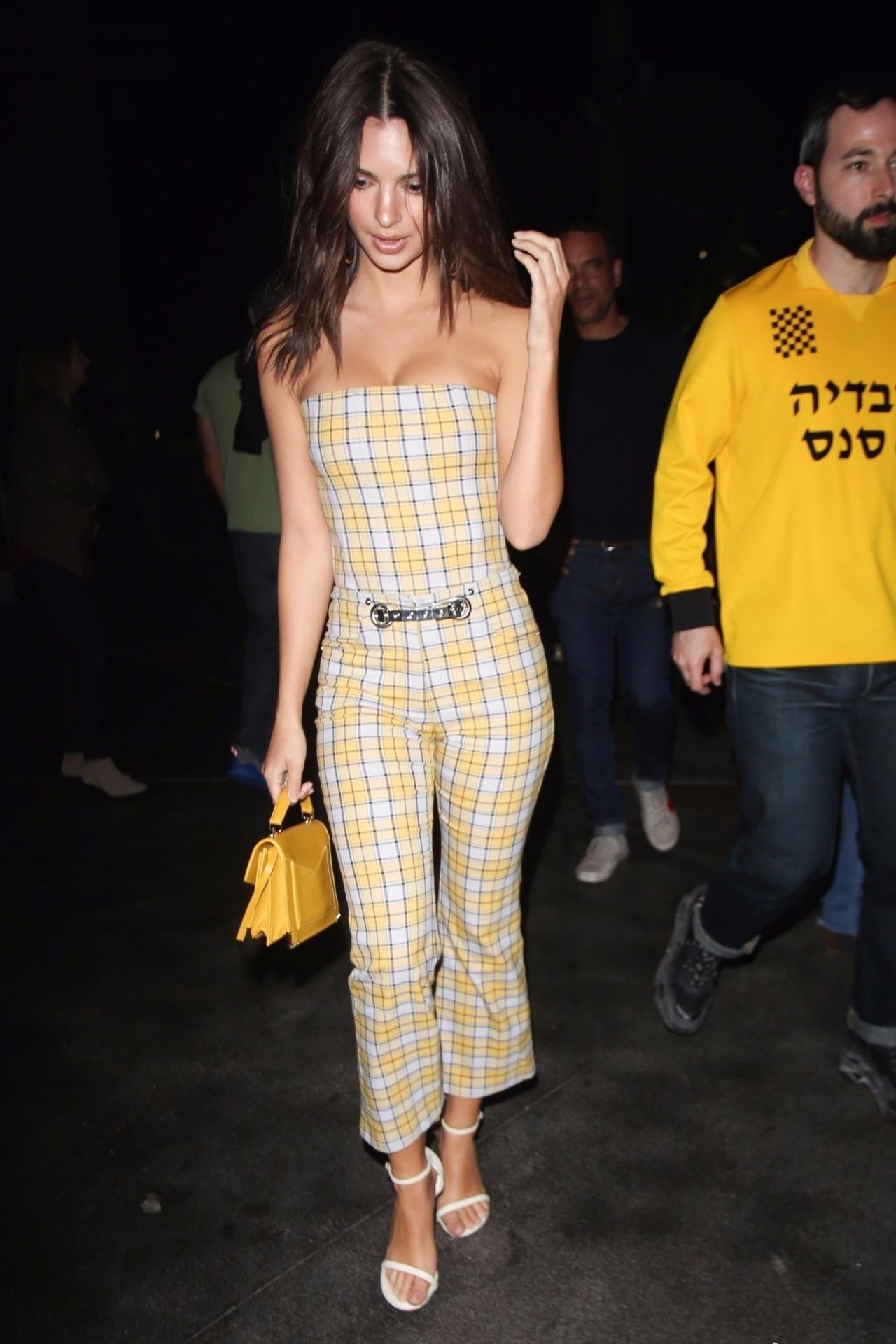 Emily Ratajkowski - Basketball Game Los Angeles Lakers vs Houston