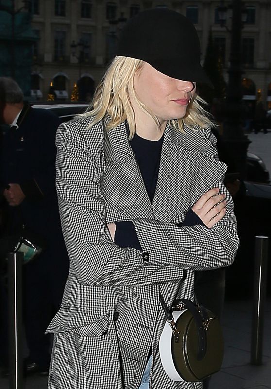 Emma Stone - Arrives at the Ritz Hotel in Paris