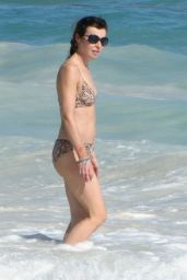Eve Mavrakis in Bikini Spends Time at the Beach in Cancun 12/26/2017