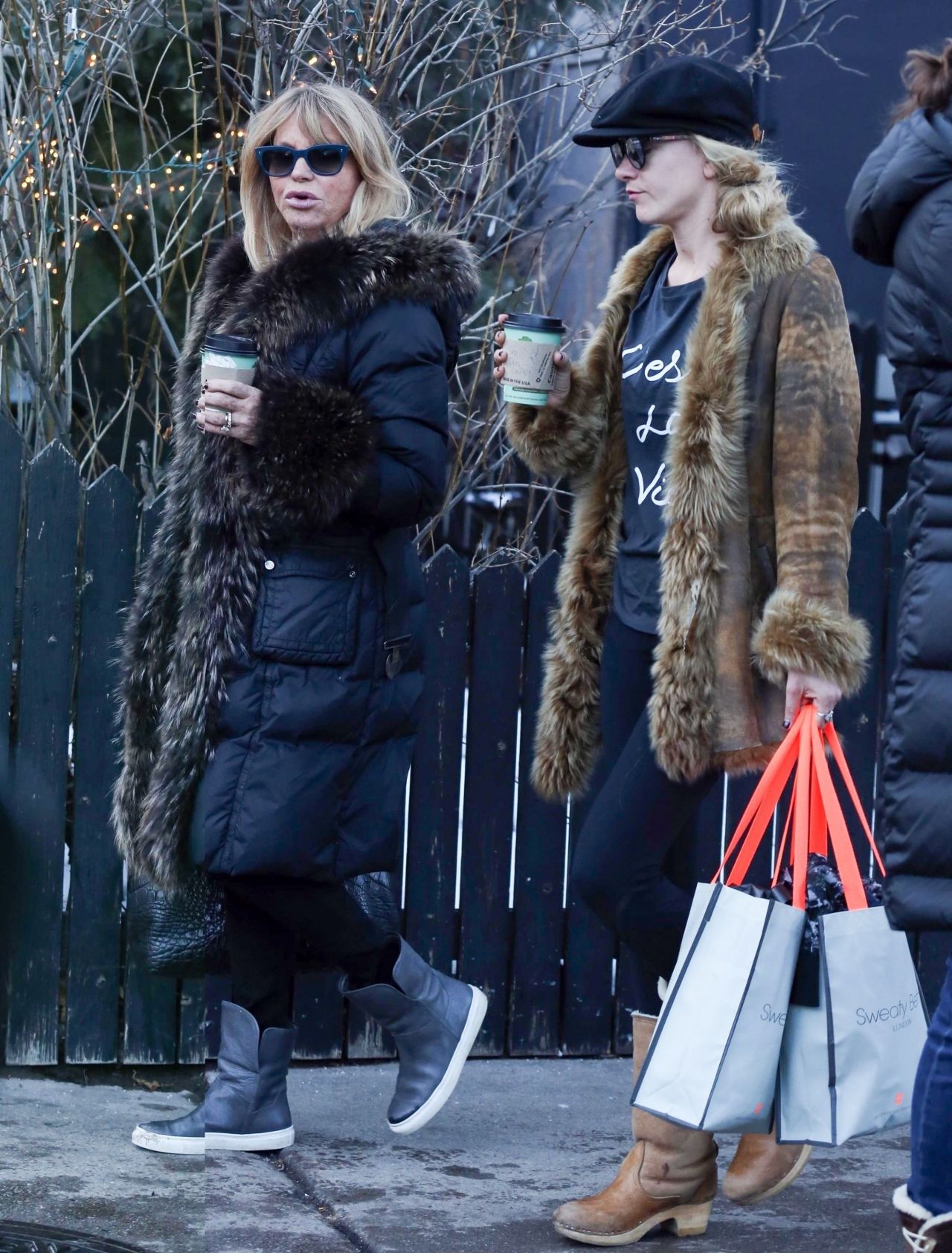 Goldie Hawn Shopping in Aspen • CelebMafia