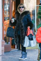 Goldie Hawn Shopping in Aspen