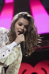 Hailee Steinfeld – Performs Live at Jingle Ball 2017 in San Jose