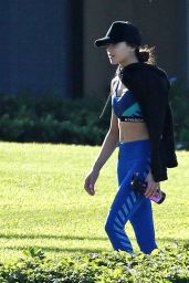 Hailee Steinfield in Workout Gear on Christmas Day