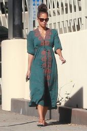 Halle Berry - Stops By a Nail Salon in West Hollywood
