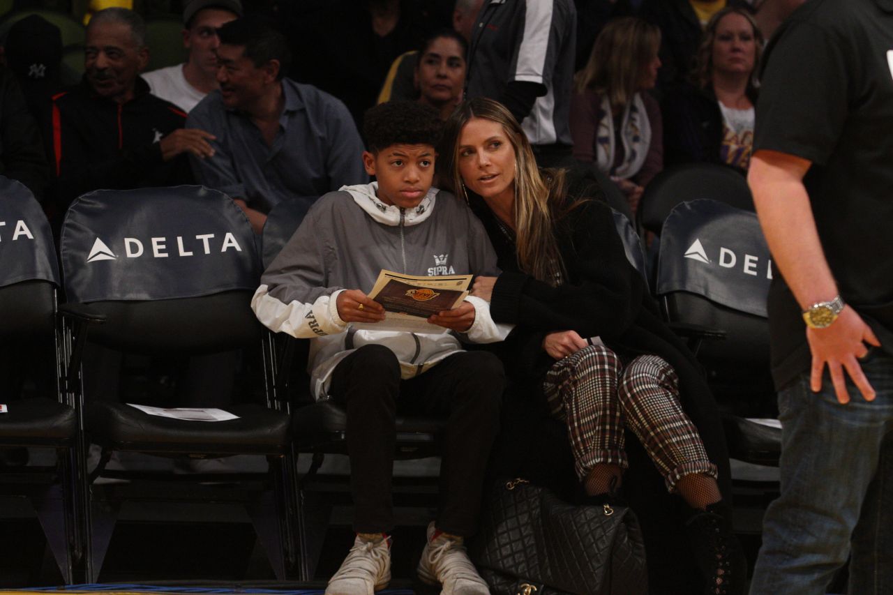 Heidi Klum at the Lakers Game at Staples Center in LA • CelebMafia