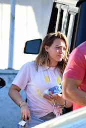 Hilary Duff - Goes to the Gym in Los Angeles 12/13/2017