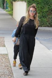 Hilary Duff Last Minute Christmas Shopping in LA 12/23/2017