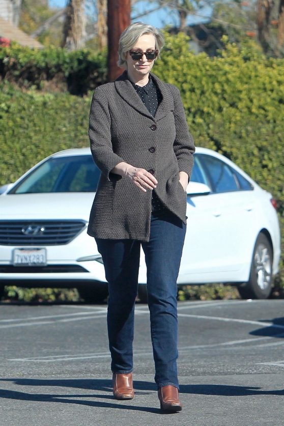 Jane Lynch - Out for a Stroll in Manhattan’s Soho Area 03/11/2021