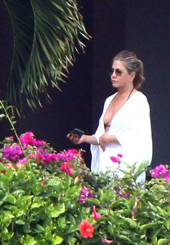 Jennifer Aniston in Los Cabos 12/29/2017