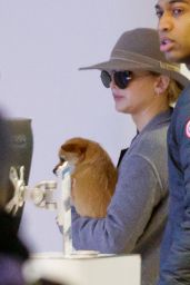 Jennifer Lawrence With Her Dog Pippa - Airport in New York