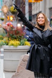 Jennifer Lopez Chic Style - Hails Cab in NYC 12/08/2017