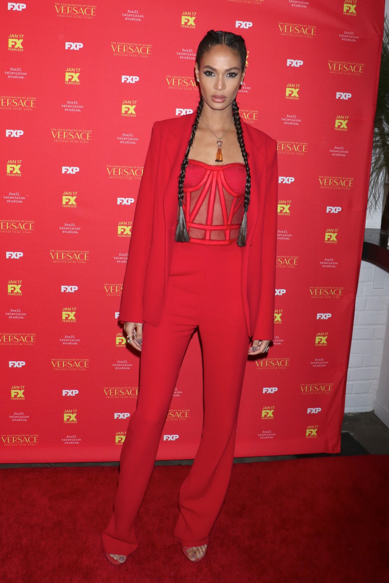 Joan Smalls – “The Assassination of Gianni Versace American Crime Story ...