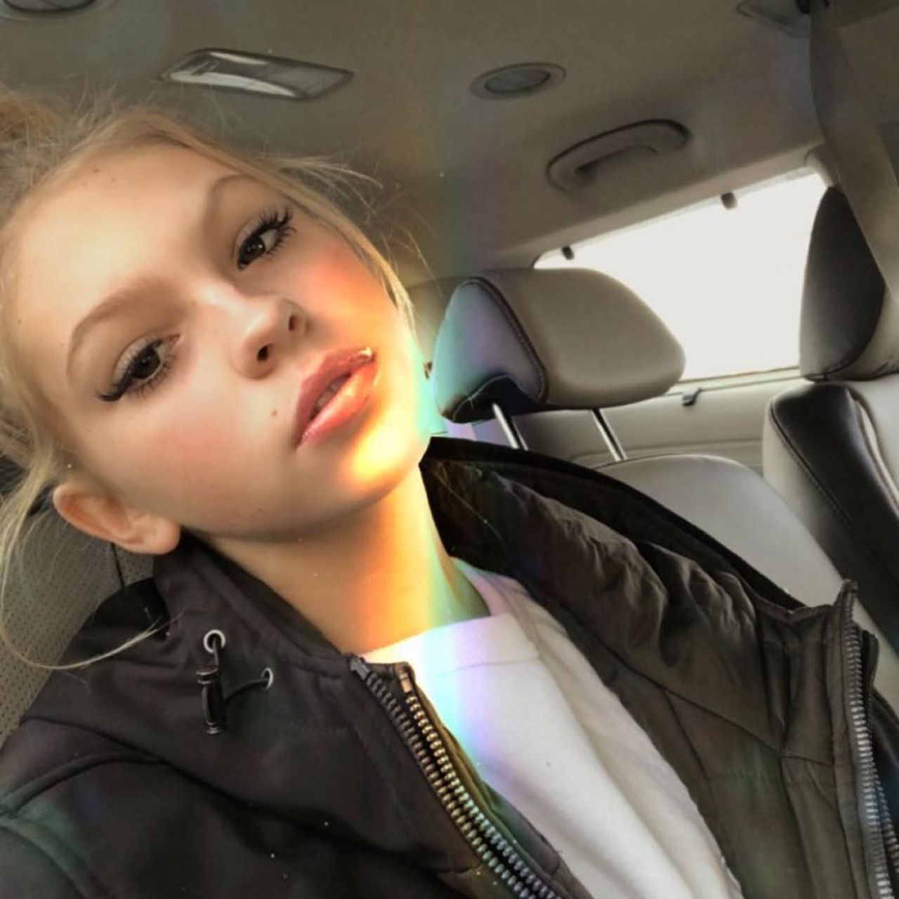 Jordyn Jones Photo Gallery