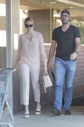 Kate Upton and Justin Varlander Shopping at the CVS in Beverly Hills