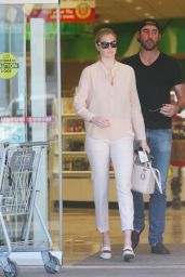 Kate Upton and Justin Varlander Shopping at the CVS in Beverly Hills