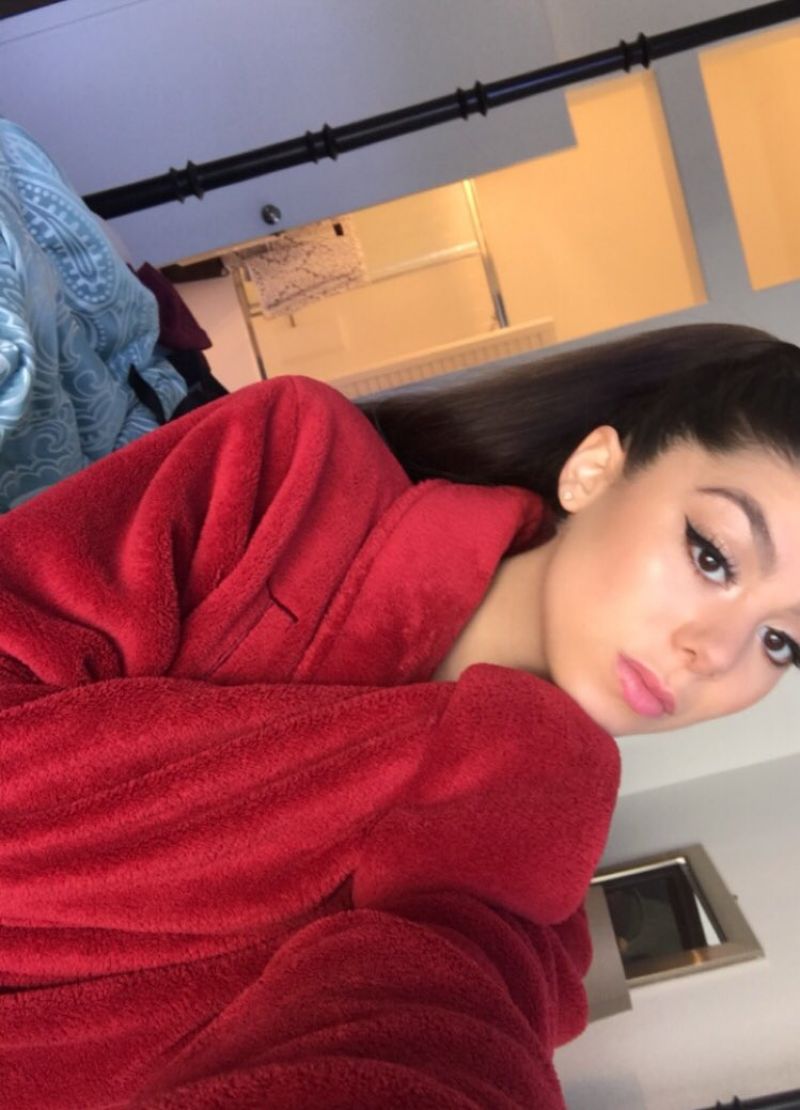 Kira Kosarin - Social Media 12/23/2017 • CelebMafia