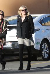 Kirsten Dunst Christmas Shopping with a Friend in Los Angeles