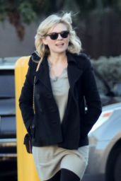 Kirsten Dunst Christmas Shopping with a Friend in Los Angeles