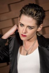 Kristen Stewart – Chanel Fashion Show in Hamburg