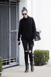 Krysten Ritter in Casual Attire - Leaves a Medical Building in Beverly Hills