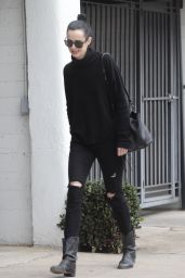 Krysten Ritter in Casual Attire - Leaves a Medical Building in Beverly Hills